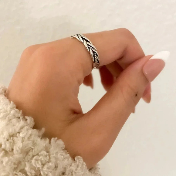 925 Sterling Silver Dainty Ring Twist Ring Minimalist Ring Band Resizable Ring - Picture 9 of 10